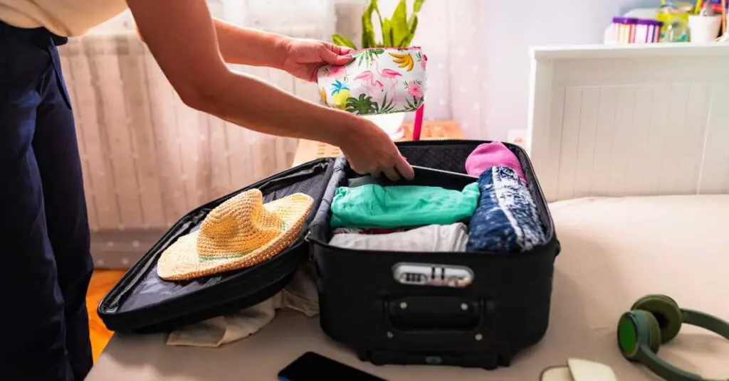 How Many Days Before Vacation Should You Start Packing